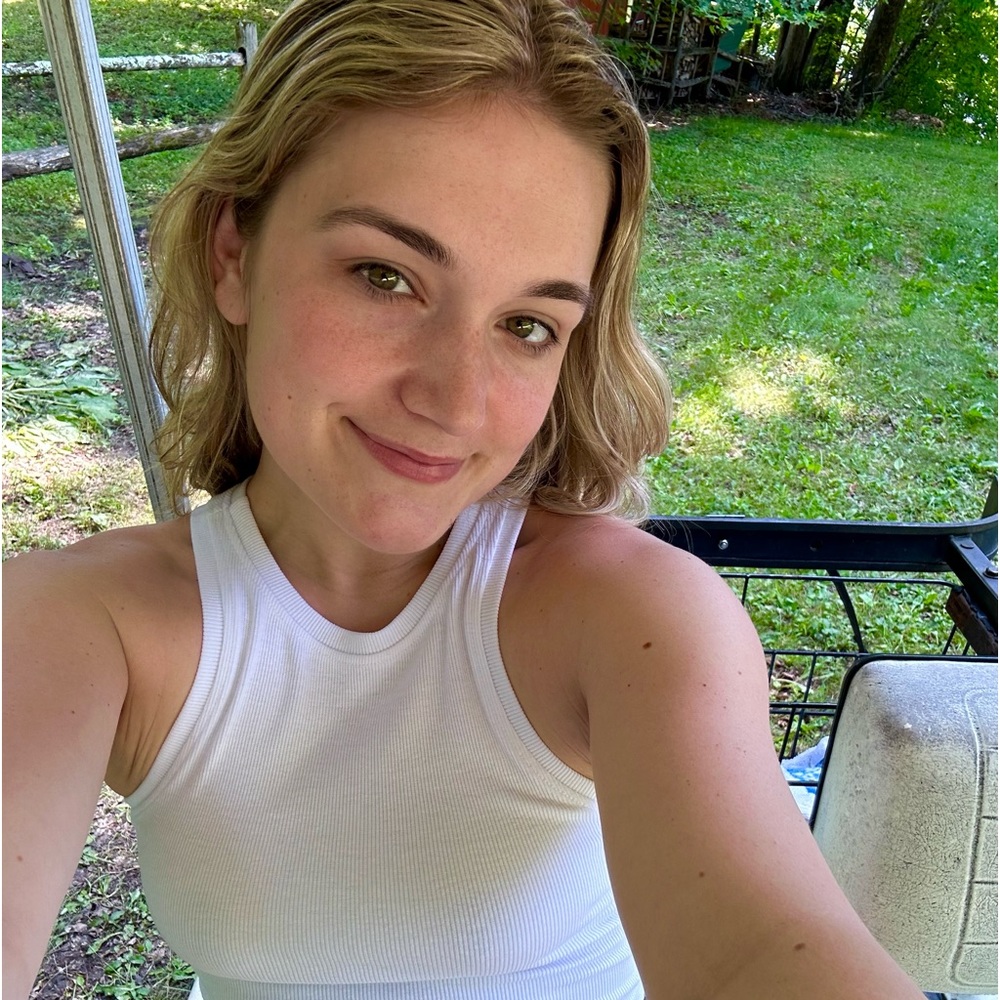 hiiiiiiii i’m meg!!!